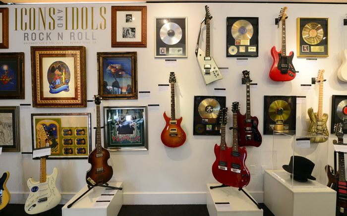 Gitara Jimmyja Hendrixa prodata za 216.000 dolara