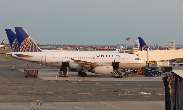 United Airlines će poslati na čekanje više od 16.000 radnika