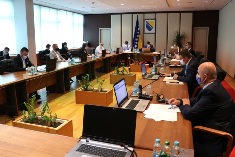 Vijeće ministara BiH sutra o smanjenju posljedica Covida-19 za mala preduzeća