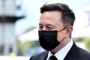 Elon Musk tvrdi da ima blaži oblik COVID-19