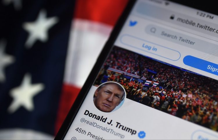 Pala vrijednost dionica Twittera nakon što je ukinut Trumpov profil