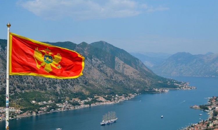 Najveća crnogorska zastava izrađuje se u BiH, a bit će teška 700 kilograma