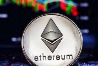 Kriptovaluta Ethereum dosegla rekordnu vrijednost od 2.100 dolara