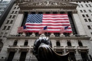 Američki dionički fondovi osjete odlive dok investitori promatraju ekonomske podatke