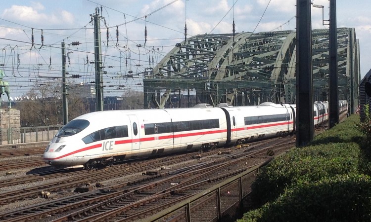 Željeznički operater Deutsche Bahn će dobiti pomoć od više milijardi eura