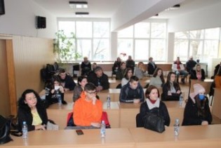 Srednjoškolcima i studentima Vareša, Breze i Kaknja po 100 KM mjesečno