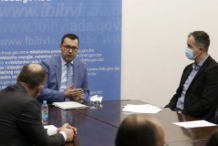 Džindić potpisao ugovore s korisnicima subvencija iz Programa utroška sredstava