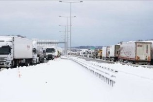 Kompanija za autoceste u Istanbulu kažnjena sa 455.493 eura nakon saobraćajnog kolapsa zbog snijega