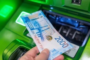 Mnogi Rusi povlače novac s računa, Centralna banka ih uvjerava da nema razloga za strah