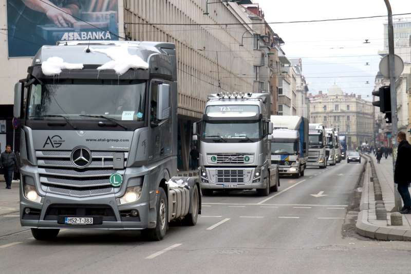 Autoprijevoznici u Sarajevu iskazali nezadovoljstvo protestnom vožnjom