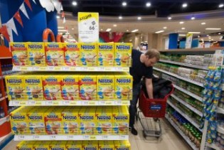 Nestle će obustaviti prodaju svojih brendova u Rusiji, uključujući KitKat i Nesquik