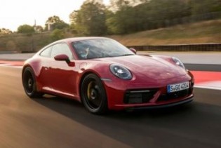 Porsche ulaže 75 miliona dolara kako bi spasio legendarni 911