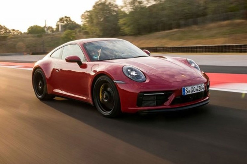 Porsche ulaže 75 miliona dolara kako bi spasio legendarni 911