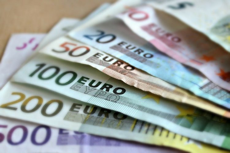 Euro će od sljedeće godine biti zvanična hrvatska valuta