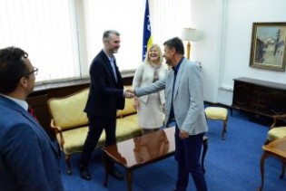 Vlada FBiH: KS potpisao ugovor o dodjeli sredstava iz Budžeta FBiH