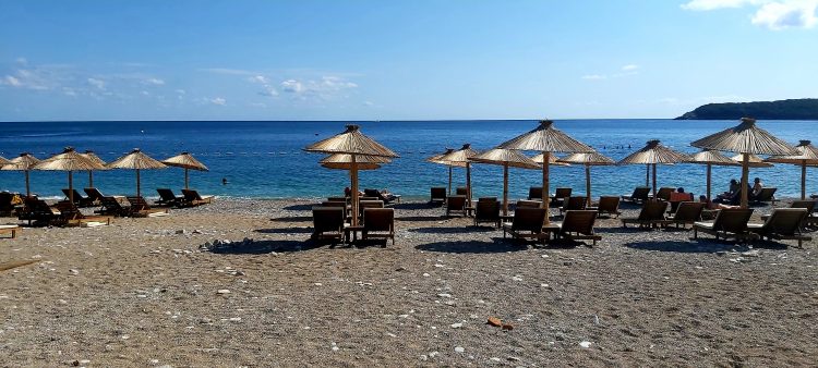 Cijene ljetovanja na crnogorskom primorju biće i za 30 odsto veće