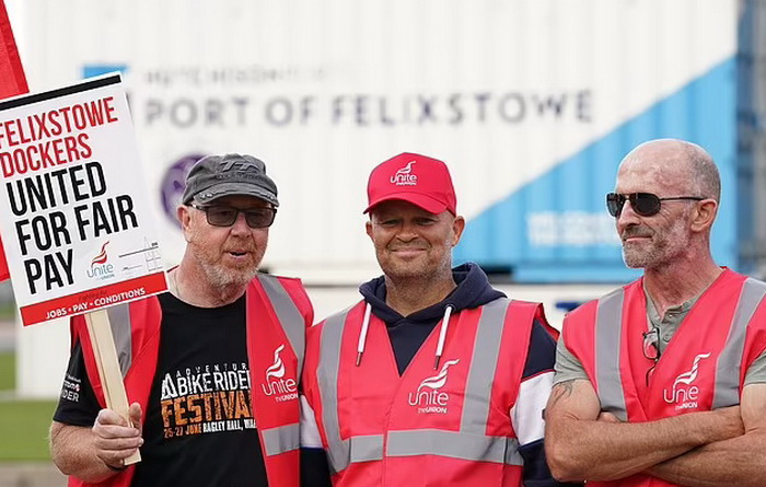 Radnici u najvećoj kontejnerskoj luci u Velikoj Britaniji započeli osmodnevni štrajk