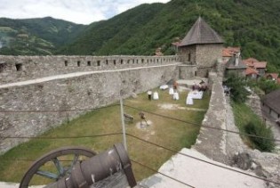 Zenička tvrđava Vranduk ponovo omiljena destinacija turista i školaraca