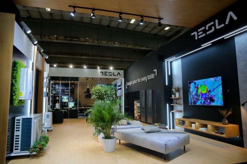 Tesla na IFA 2022 sajmu predstavlja LED televizore i robot usisivače