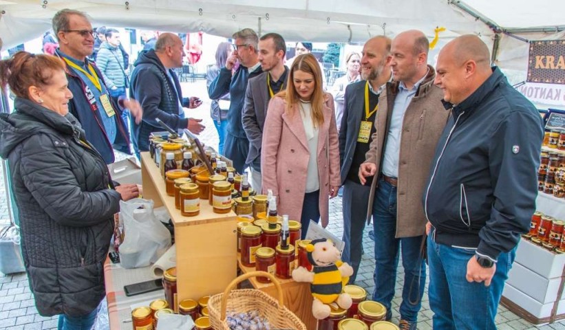 U Bihaću otvoren osmi Sajam pčelarstva i meda "Put zlata 2022"