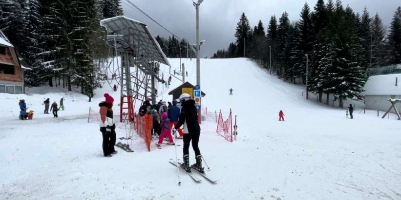 Instaliranje novog ski-lifta na Ponijerima u februaru, Eko kuća obnovljena i spremna za turiste