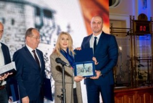 BH Pošta promovisala poštanske marke 'Most na rijeci Žepi' i 'Redžep- pašina kula'