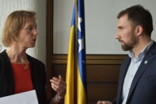 Delić sa šeficom misije USAID-a o prioritetnim mjerama i idejama Federalnog ministarstva rada