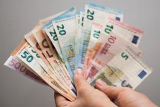 Prosječna neto plata u Crnoj Gori 799 eura