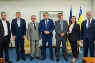Premijer Nikšić sa imenovanim ambasadorima BiH: Iskoristiti sve kapacitete za dovođenje investicija u našu zemlju