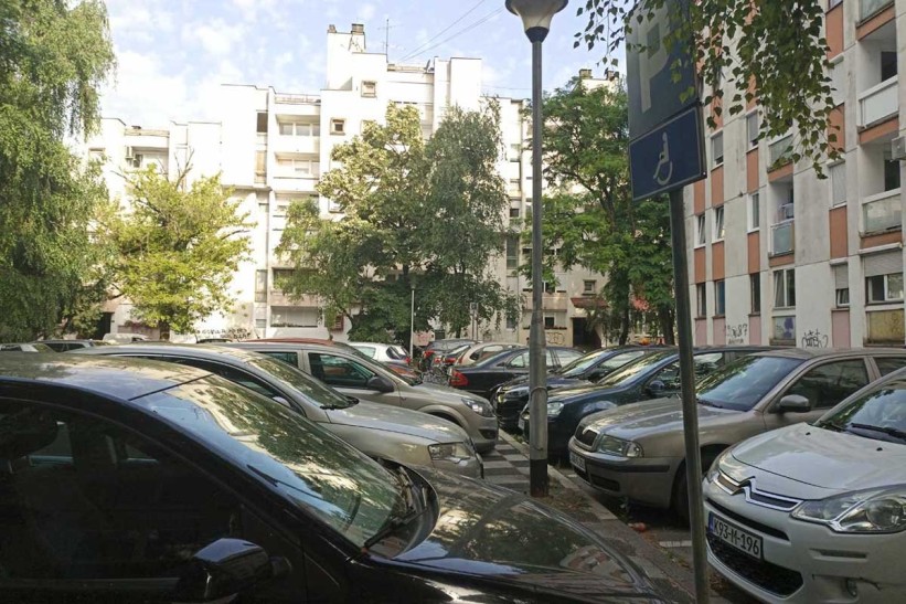 Odbornici od Stanivukovića traže da povuče odluku o poskupljenju parkinga