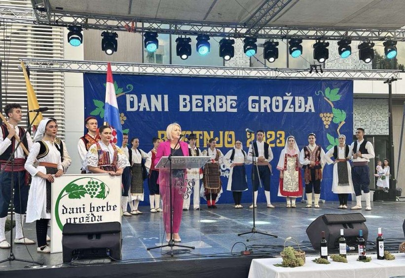 Krišto otvorila Dane berbe grožđa Brotnjo 2023.