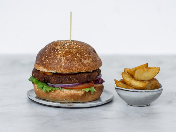 Hambash: Bh. biljni burger pronalazi svoj put i do najvećih skeptika
