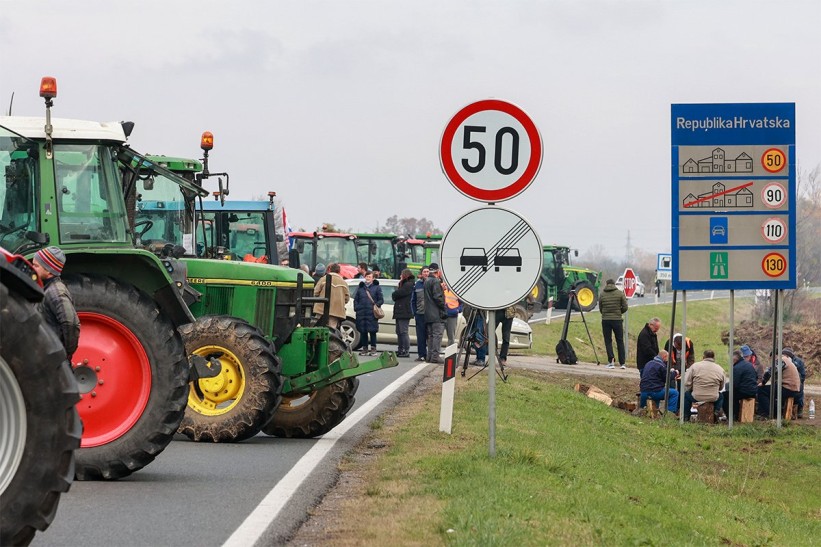 Poljoprivrednici u Hrvatskoj blokirali tri granična prelaza