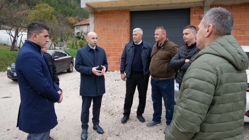 Pivić i Šabani posjetili gradilišta na dionicama regionalnih cesta u ZDK