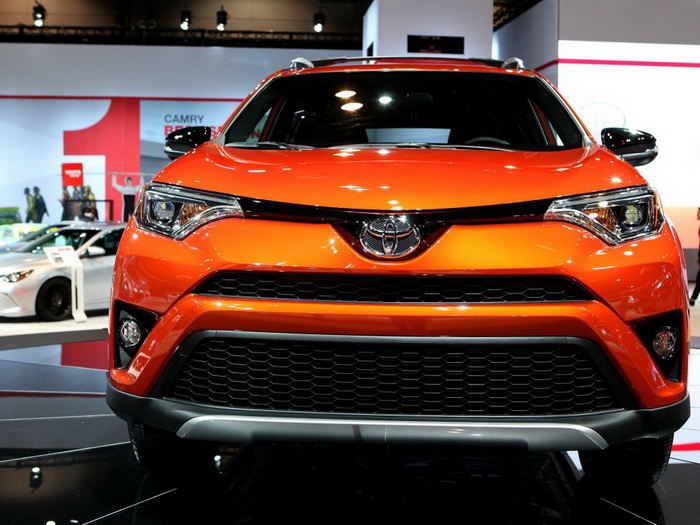 Toyota povlači više od 1,8 miliona vozila RAV4 zbog rizika od požara