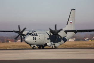 U Sloveniju sletio prvi od dva transportna aviona C-27J Spartan