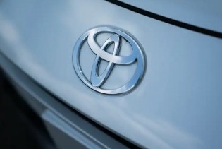 Toyota povlači milion vozila zbog defektnih senzora na vazdušnim jastucima