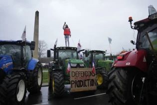 Kilometarski zastoji oko Pariza: Poljoprivrednici blokirali autoceste