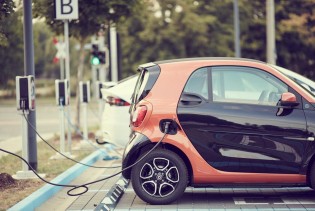 Italija planira rekordno visoke subvencije za električne automobile