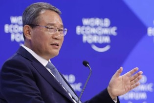 Li Qiang upozorio u Davosu na prijetnju globalnoj ekonomiji