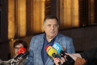 Dodik: U RS ostaje najniža plata od 900 KM