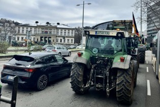Poljoprivrednici parališu saobraćaj, kilometarske kolone u Njemačkoj