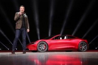 Teslin Roadster najavljen za 2025. godinu