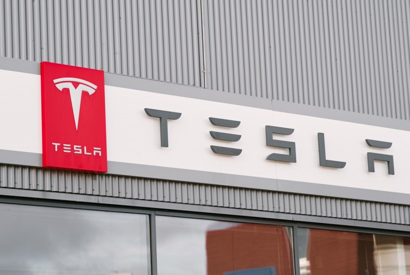 Tesla se suočava s izazovima i gubitkom povjerenja investitora