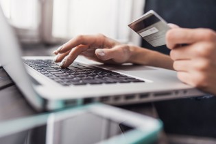 Hoće li novi zakon zaštiti potrošače i legalne trgovce od prevaranata u prodaji putem interneta?