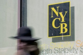 Pad akcija 'New York Community' banke