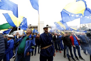Zenički rudari stigli na mirni protest u Sarajevo
