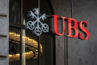 ComCo nadzire UBS banku
