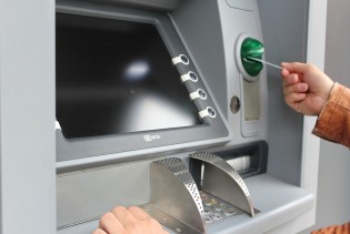 Sve manje bankomata u Njemačkoj, građani podižu novac na drugačiji način