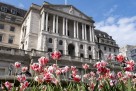 Banka Engleske zadržava kamatne stope